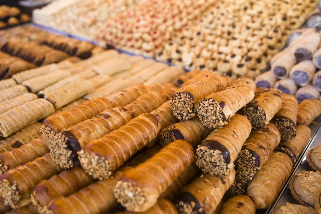Malta - cannoli maltês tradicional no mercado1 © Viaje Sem Stress